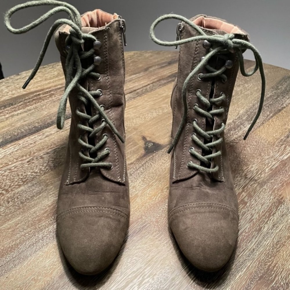 Madden Girl Justine Lace Up Boots Size 10 - Picture 9 of 12
